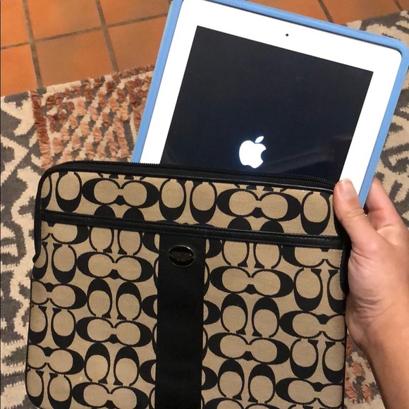 Coach clutch or iPad case - Picture 3 of 7